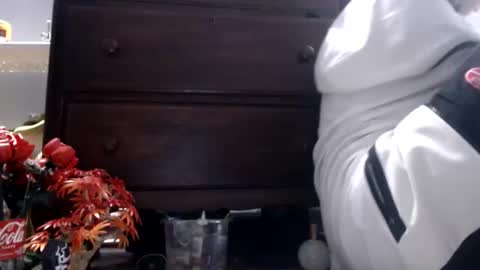 Snapshot of woofwolfxix chatting on 10-29-25, 11:39 woofwolfxix online show from 10-29-25, 11:39