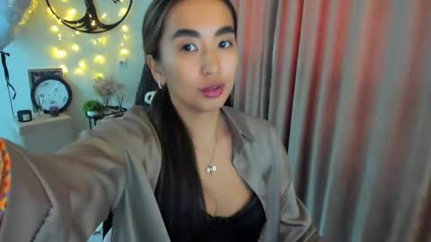 Snapshot of worldofkim chatting on 05-02-26, 07:24 dudetta Kim online show from 05-02-26, 07:24