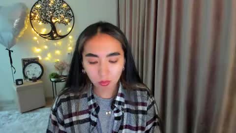 Snapshot of worldofkim chatting on 05-03-26, 03:18 dudetta Kim online show from 05-03-26, 03:18