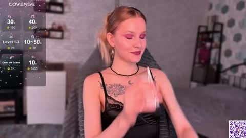 Arnika and Simon online show from 10-31-25, 09:32