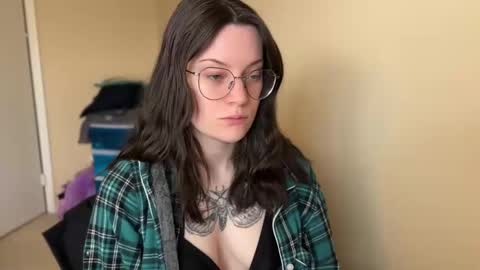 Snapshot of worship_lucina chatting on 02-03-25, 03:49 Lucina online show from 02-03-25, 03:49