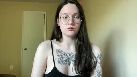 Snapshot of worship_lucina chatting on 09-12-25, 06:52 Lucina online show from 09-12-25, 06:52