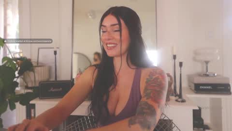 Snapshot of worshipbrielle chatting on 02-20-25, 10:26 Brielle online show from 02-20-25, 10:26