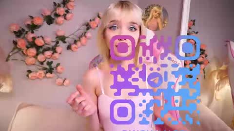 Snapshot of wow_angel chatting on 05-25-26, 05:35 wow_angel online show from 05-25-26, 05:35