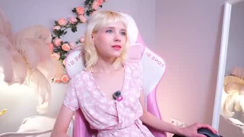 wow_angel online show from 07-01-26, 05:42