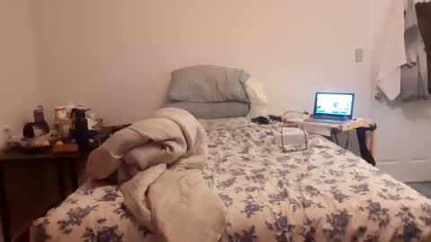 Snapshot of wowhotcutiepie chatting on 12-14-25, 11:48 Cuteipie online show from 12-14-25, 11:48