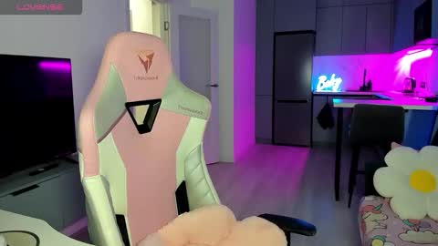 Emi online show from 03-19-26, 04:05