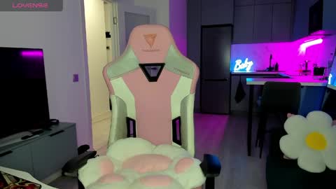 Emi online show from 04-03-26, 06:55