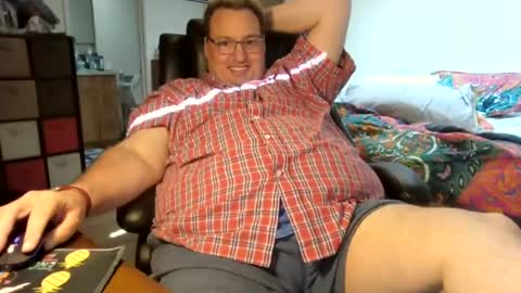 Snapshot of wrensworldx chatting on 07-06-26, 12:40 Wren VX online show from 07-06-26, 12:40