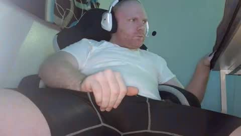 Snapshot of wtfiamhorny chatting on 01-13-26, 01:00 iTsDaddieBaby online show from 01-13-26, 01:00