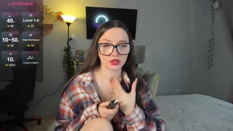 Snapshot of wwow_meow chatting on 03-03-26, 03:45 Eric and Christine 3 online show from 03-03-26, 03:45