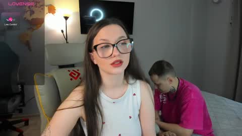 Snapshot of wwow_meow chatting on 03-27-26, 09:10 Eric and Christine 3 online show from 03-27-26, 09:10