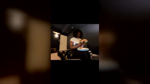 Snapshot of wynterheat chatting on 04-04-26, 04:55 Wynter Heat online show from 04-04-26, 04:55