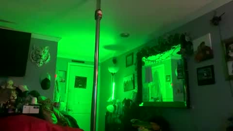 Whatyouwantbest online show from 11-17-25, 05:41