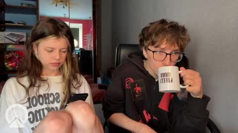 Philipp and Este online show from 05-11-26, 05:35