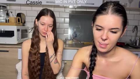 wiwi clap clap cat baby girl online show from 02-01-26, 10:36