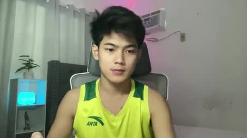 Snapshot of xaldrian_destroyer chatting on 12-02-25, 06:41 Prince Aldrian online show from 12-02-25, 06:41