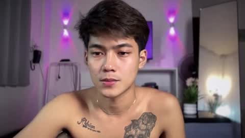 Snapshot of xaldrian_destroyer chatting on 12-20-25, 12:40 Prince Aldrian online show from 12-20-25, 12:40