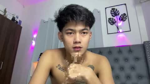 Snapshot of xaldrian_destroyer chatting on 03-03-26, 01:39 Prince Aldrian online show from 03-03-26, 01:39