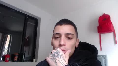 Snapshot of xalejo_max chatting on 10-17-25, 04:31 xalejo_max online show from 10-17-25, 04:31