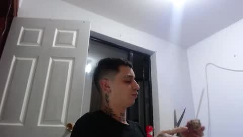 Snapshot of xalejo_max chatting on 11-13-25, 01:37 xalejo_max online show from 11-13-25, 01:37