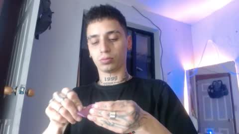 Snapshot of xalejo_max chatting on 11-16-25, 12:05 xalejo_max online show from 11-16-25, 12:05