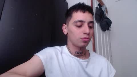 Snapshot of xalejo_max chatting on 11-18-25, 05:28 xalejo_max online show from 11-18-25, 05:28