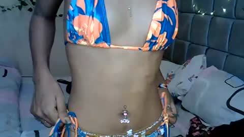 Snapshot of xalia_caramel chatting on 07-19-26, 04:05 Alexa online show from 07-19-26, 04:05