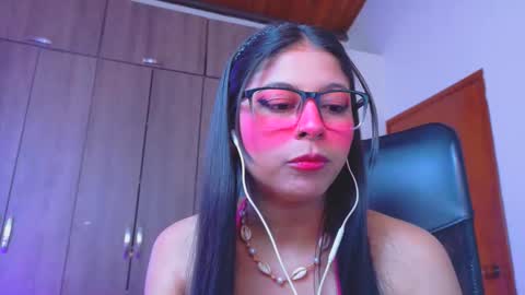 Snapshot of xallysonx_ chatting on 03-10-26, 01:05 XALLYSONX online show from 03-10-26, 01:05