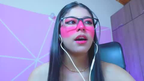 Snapshot of xallysonx_ chatting on 04-07-26, 11:54 XALLYSONX online show from 04-07-26, 11:54