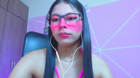 Snapshot of xallysonx_ chatting on 04-22-26, 11:45 XALLYSONX online show from 04-22-26, 11:45