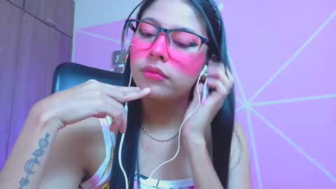 Snapshot of xallysonx_ chatting on 04-28-26, 11:59 XALLYSONX online show from 04-28-26, 11:59