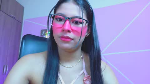 Snapshot of xallysonx_ chatting on 05-04-26, 12:01 XALLYSONX online show from 05-04-26, 12:01