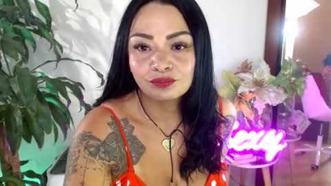Snapshot of xamara1124 chatting on 02-05-25, 11:06 XAMARA1124 online show from 02-05-25, 11:06