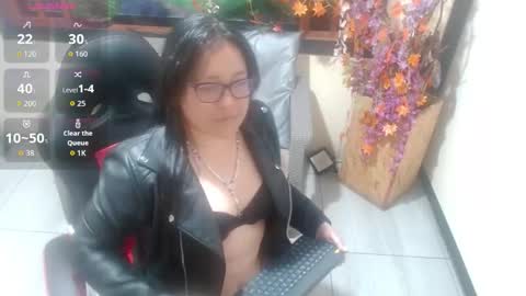 xander_taylor_ online show from 09-30-25, 05:45