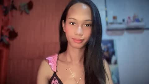 Snapshot of xandraluxe_xoxo chatting on 02-18-26, 01:12 Cassandra online show from 02-18-26, 01:12