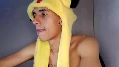 Snapshot of xandressex chatting on 02-15-25, 12:11 Andres online show from 02-15-25, 12:11