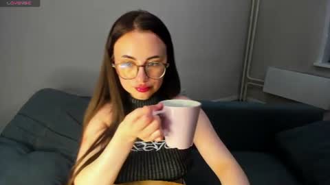 Alice online show from 06-22-26, 04:04