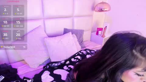 Snapshot of xara_u chatting on 03-11-26, 07:53 xara_u online show from 03-11-26, 07:53