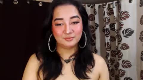Snapshot of xasianempressx chatting on 01-05-25, 08:52 Nira NOT INTO CHEAP GUYS online show from 01-05-25, 08:52