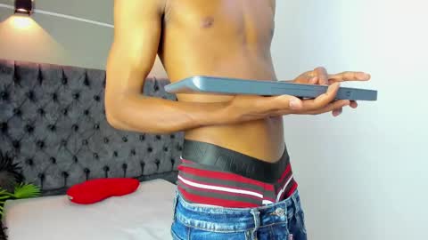 XAVI online show from 10-18-25, 03:53