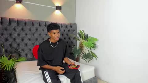 XAVI online show from 10-22-25, 03:51