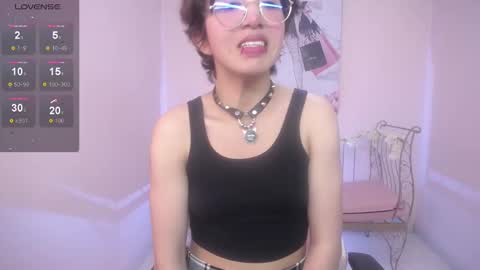 Xayah online show from 12-30-24, 01:14