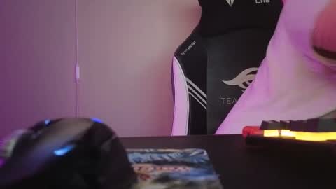 Snapshot of xburst chatting on 03-22-26, 03:43 xburst online show from 03-22-26, 03:43