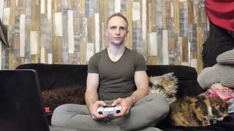 Snapshot of xchris_wildx chatting on 11-23-25, 09:03 Chris Wild online show from 11-23-25, 09:03