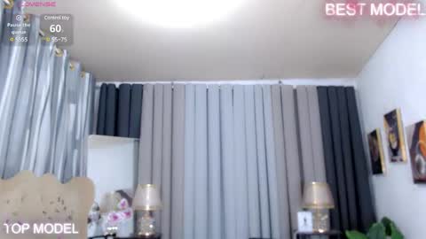 Snapshot of xclassyanisha chatting on 02-13-25, 09:30 I LOVEE TO TRAVEL AROUND THE WORLD online show from 02-13-25, 09:30