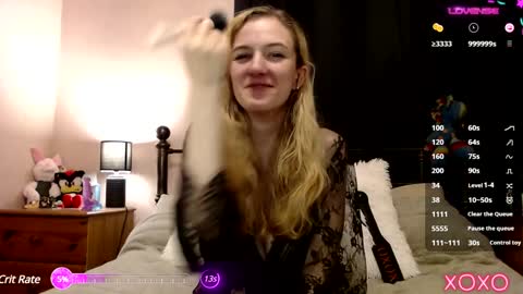 Snapshot of xelliee_rosex chatting on 12-08-24, 08:36 EllieeRose online show from 12-08-24, 08:36