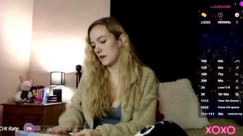 Snapshot of xelliee_rosex chatting on 01-17-25, 11:29 EllieeRose online show from 01-17-25, 11:29