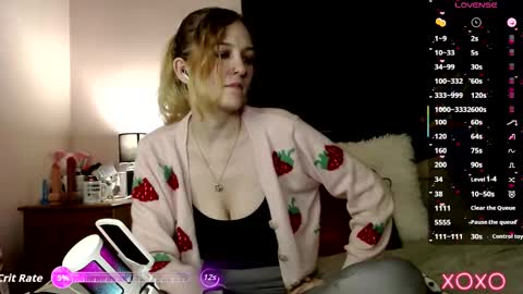 Snapshot of xelliee_rosex chatting on 09-22-25, 11:29 EllieeRose online show from 09-22-25, 11:29