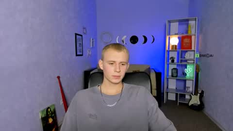 Snapshot of xevier_loyd chatting on 11-19-25, 01:44 xevier online show from 11-19-25, 01:44